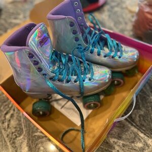 Impala Holographic roller skates